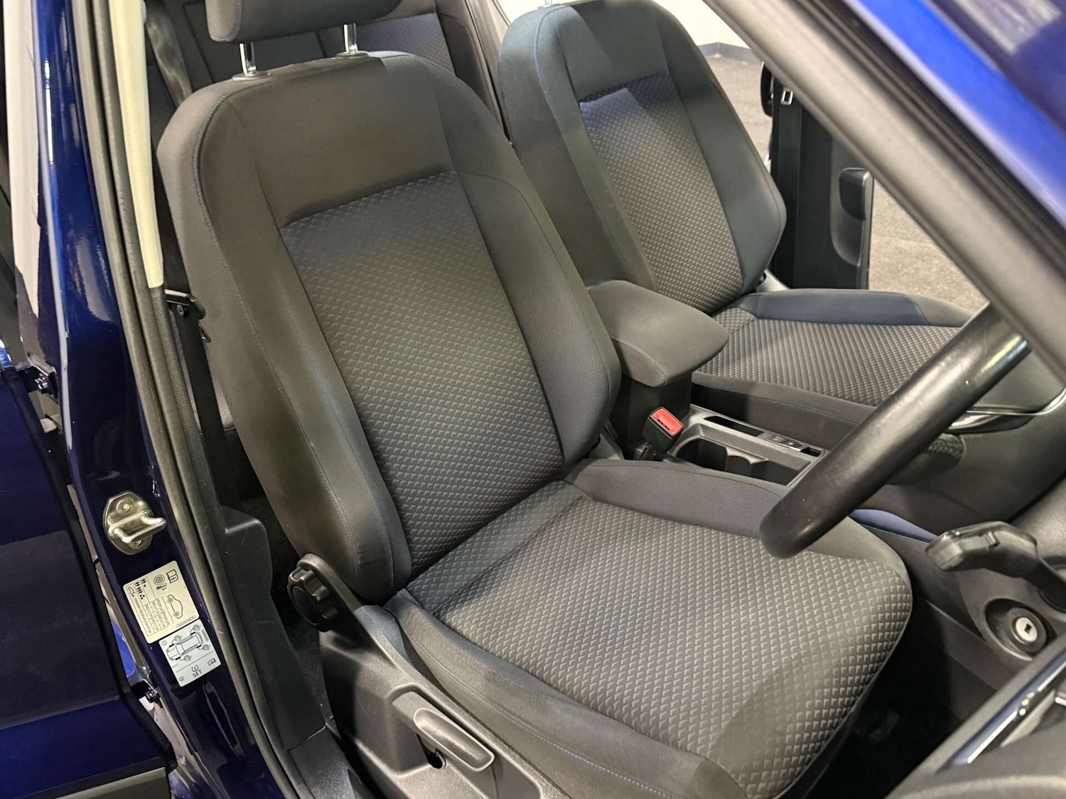 Used Volkswagen T-Roc 2021 for sale - 76481210: Photo 11