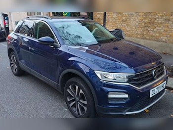 Used Volkswagen T-Roc 2021 for sale - 76481210: Photo