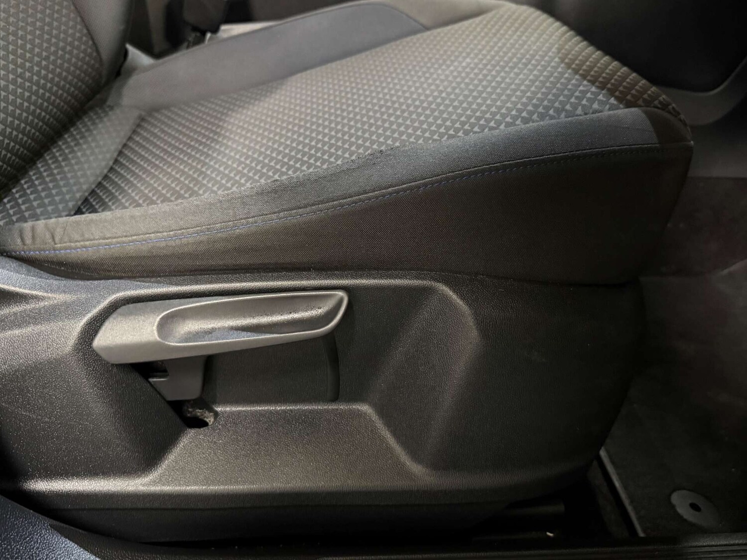 Used Volkswagen T-Roc 2021 for sale - 76481210: Photo 21