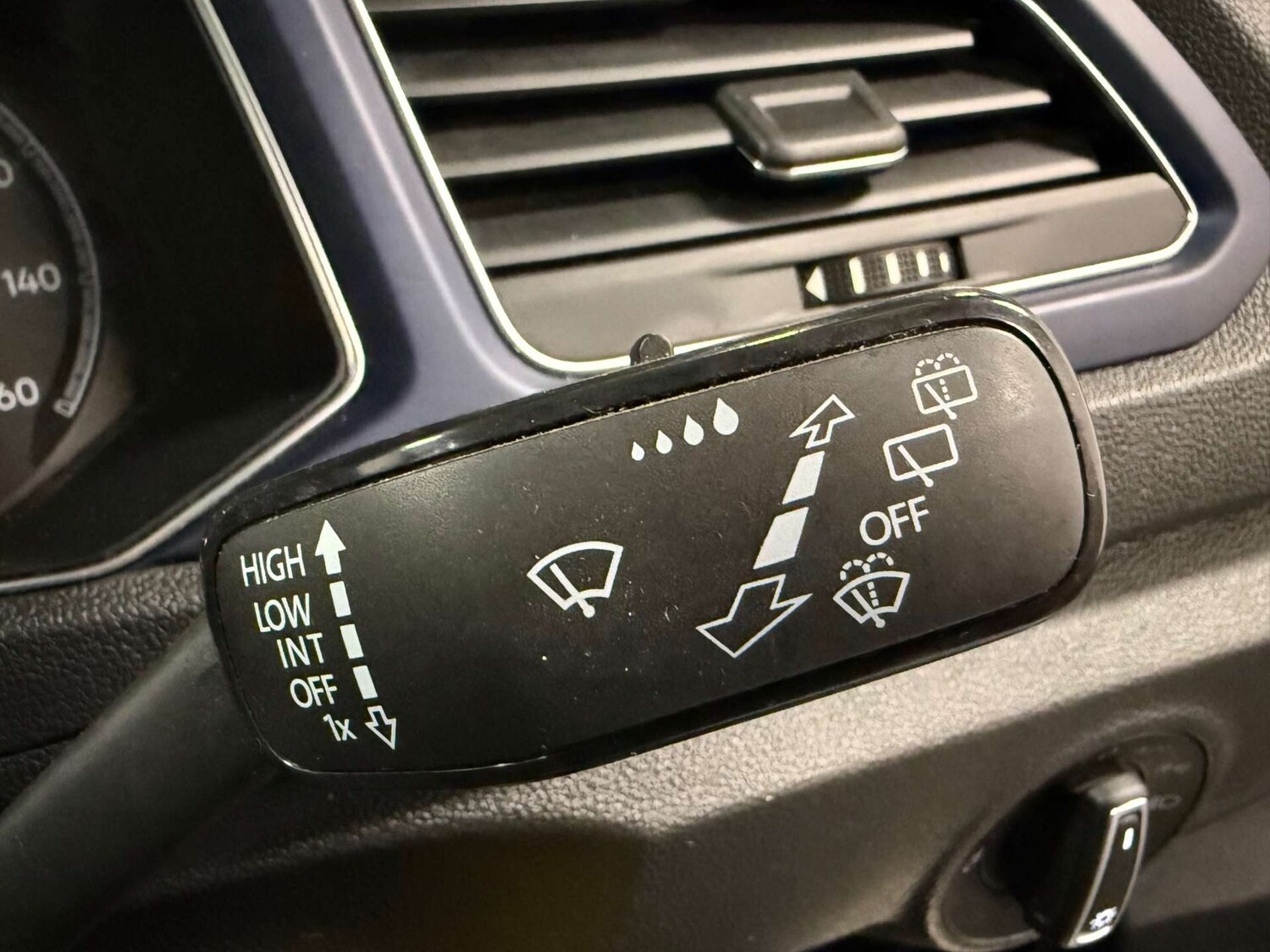 Used Volkswagen T-Roc 2021 for sale - 76481210: Photo 22