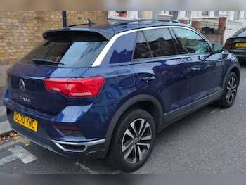 Used Volkswagen T-Roc 2021 for sale - 76481210: Photo