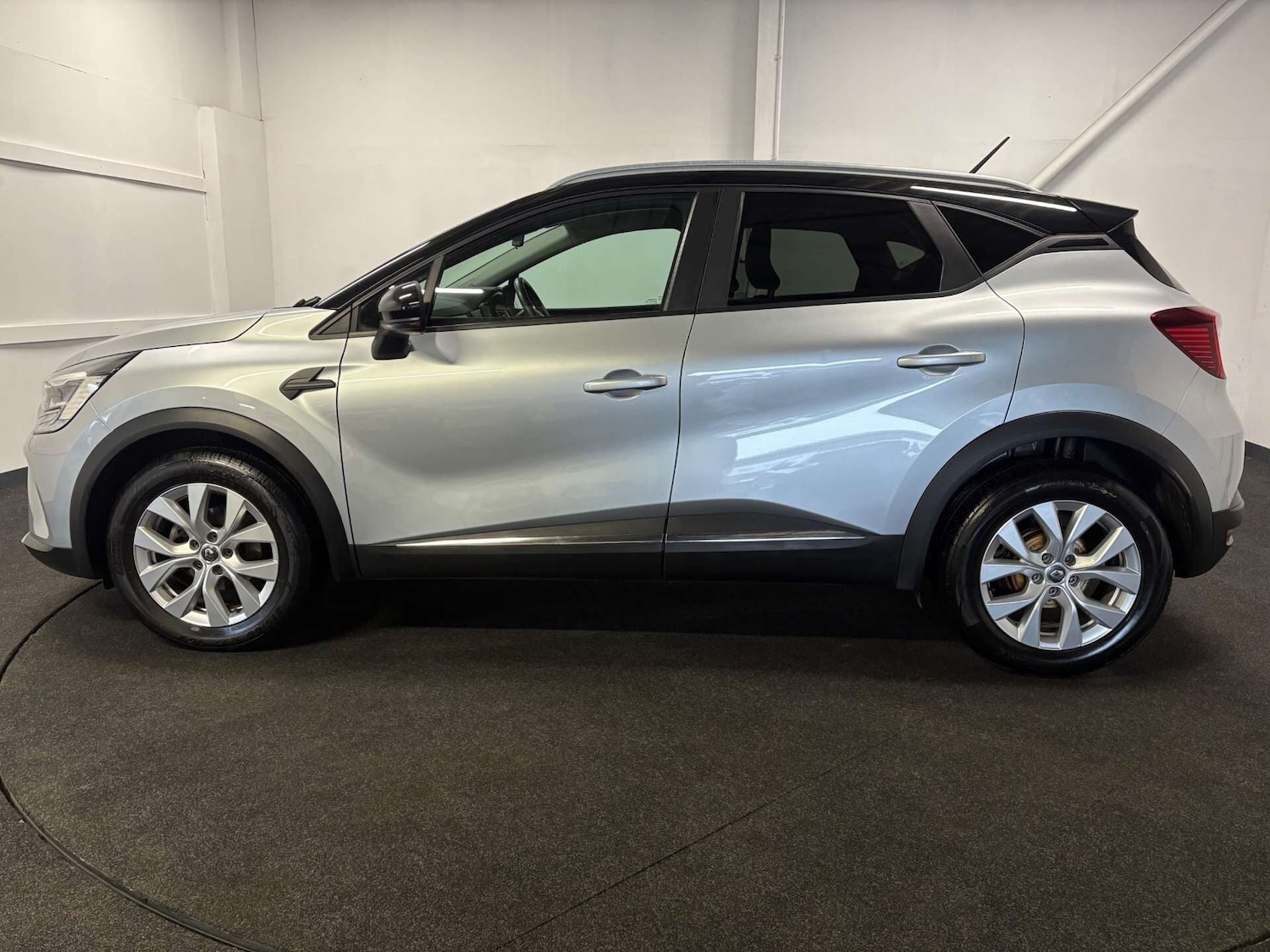 Used Renault Captur 2020 for sale - 77776458: Photo 3
