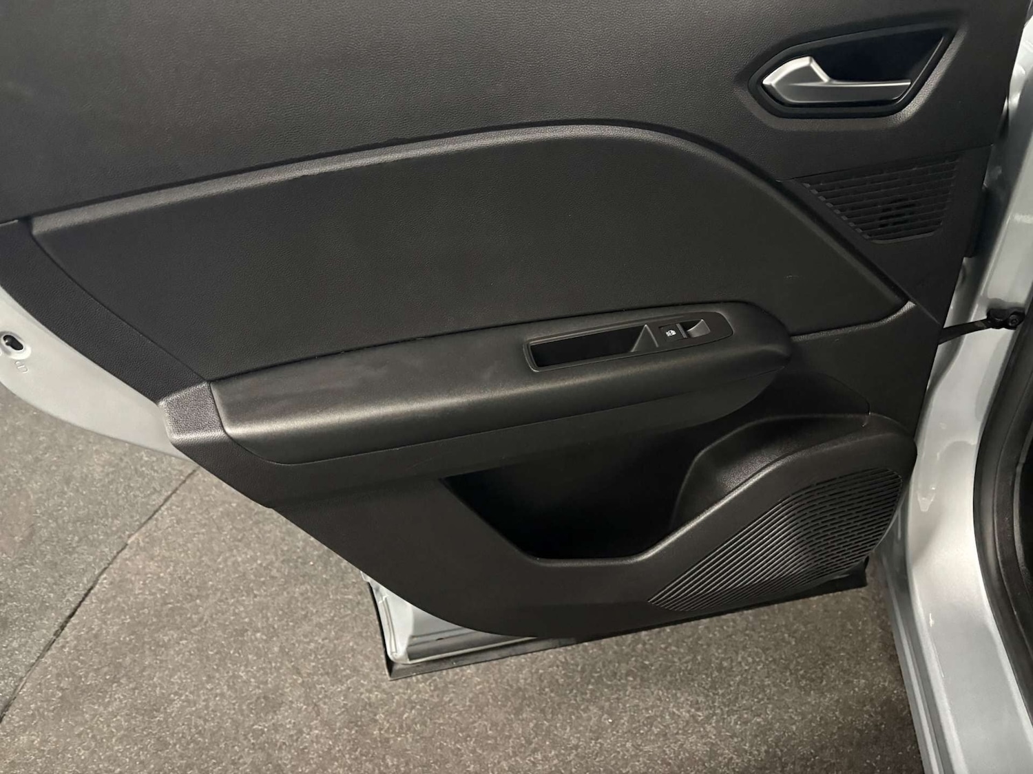 Used Renault Captur 2020 for sale - 77776458: Photo 42