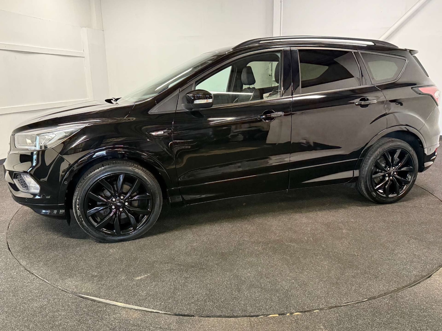 Used Ford Kuga 2018 for sale - 76879545: Photo 2