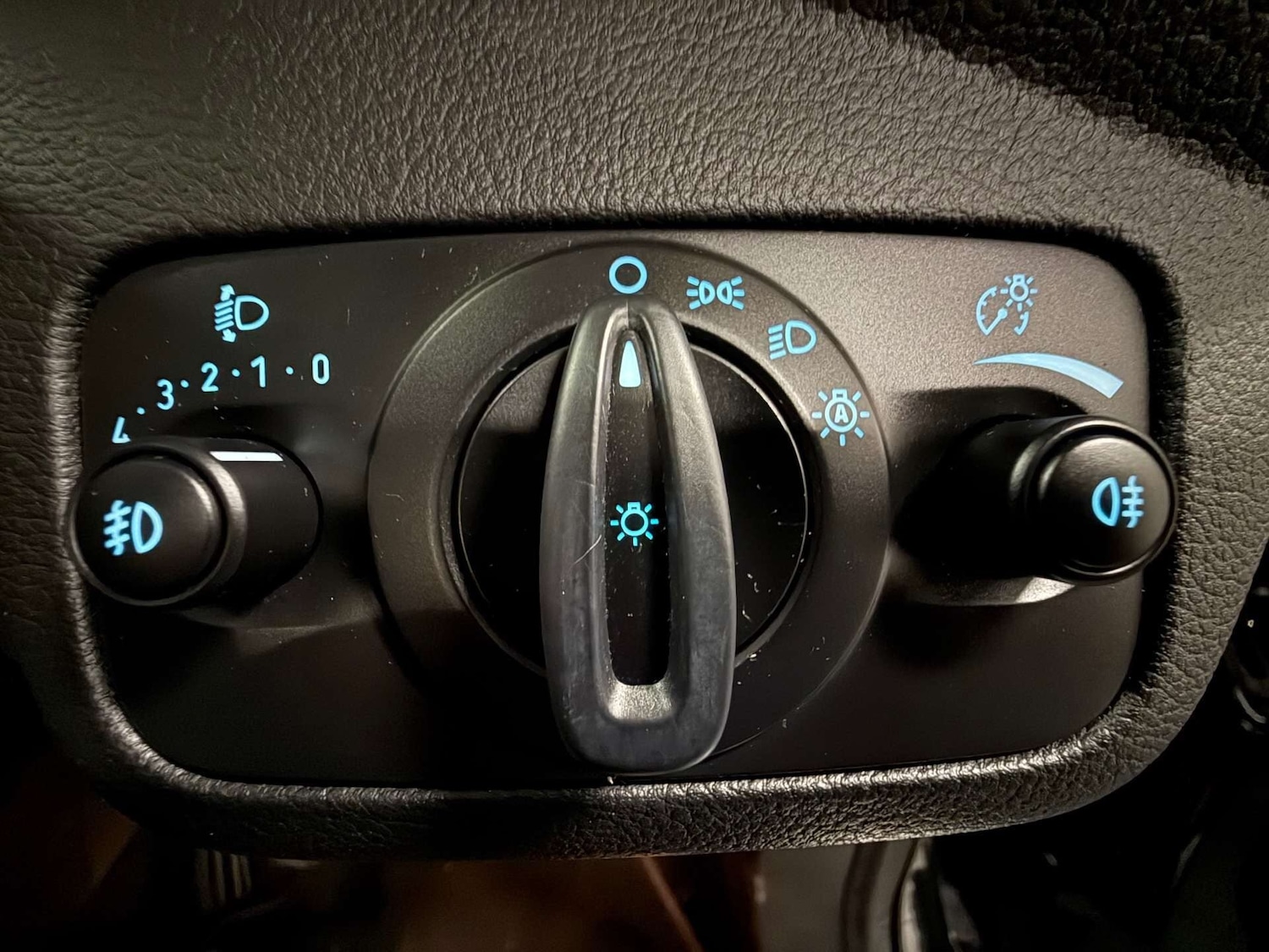 Used Ford Kuga 2018 for sale - 76879545: Photo 31