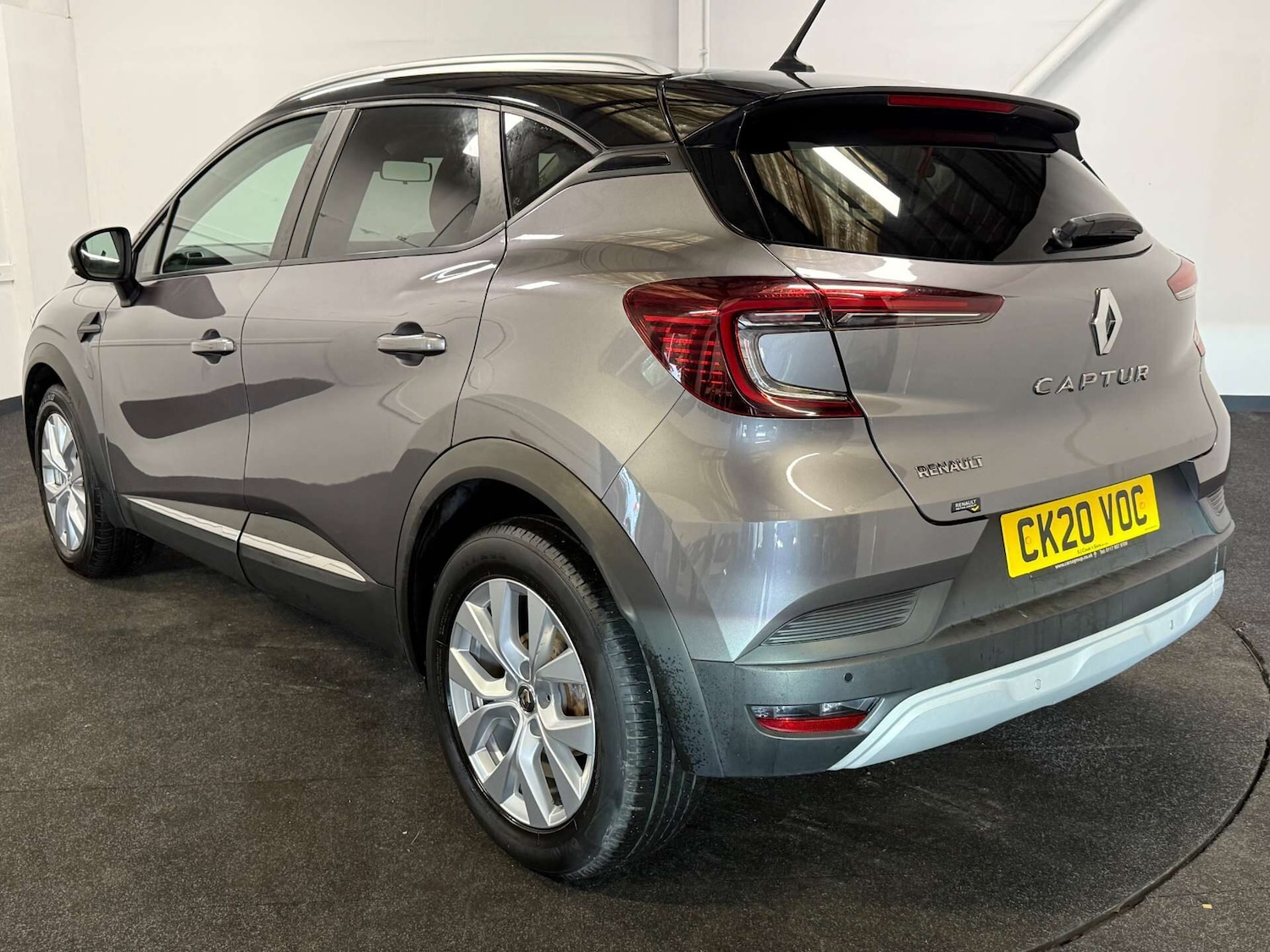 Used Renault Captur 2020 for sale - 76177656: Photo 3