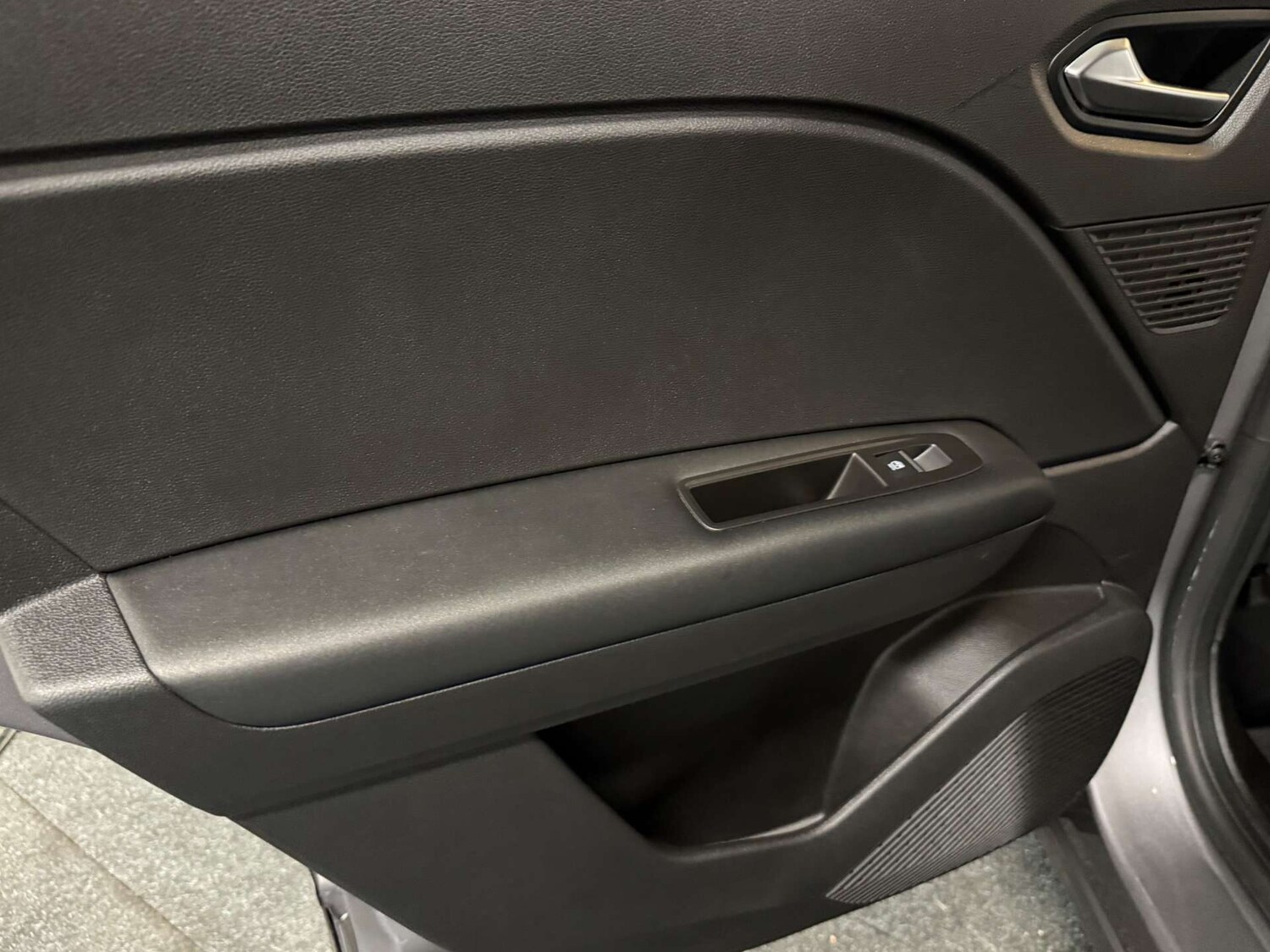 Used Renault Captur 2020 for sale - 76177656: Photo 46