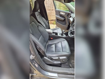 Used Volvo XC40 2018 for sale - 75638400: Photo