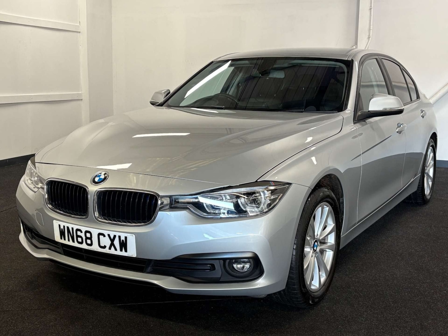 Used BMW 3 Series 2018 for sale - 76739411: Photo 1