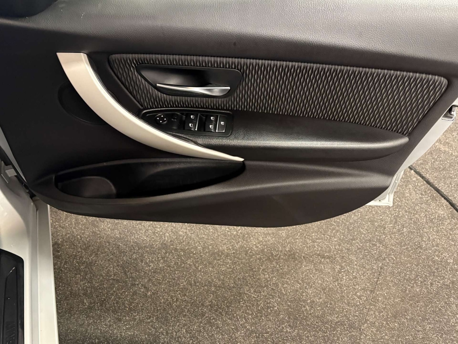 Used BMW 3 Series 2018 for sale - 76739411: Photo 11