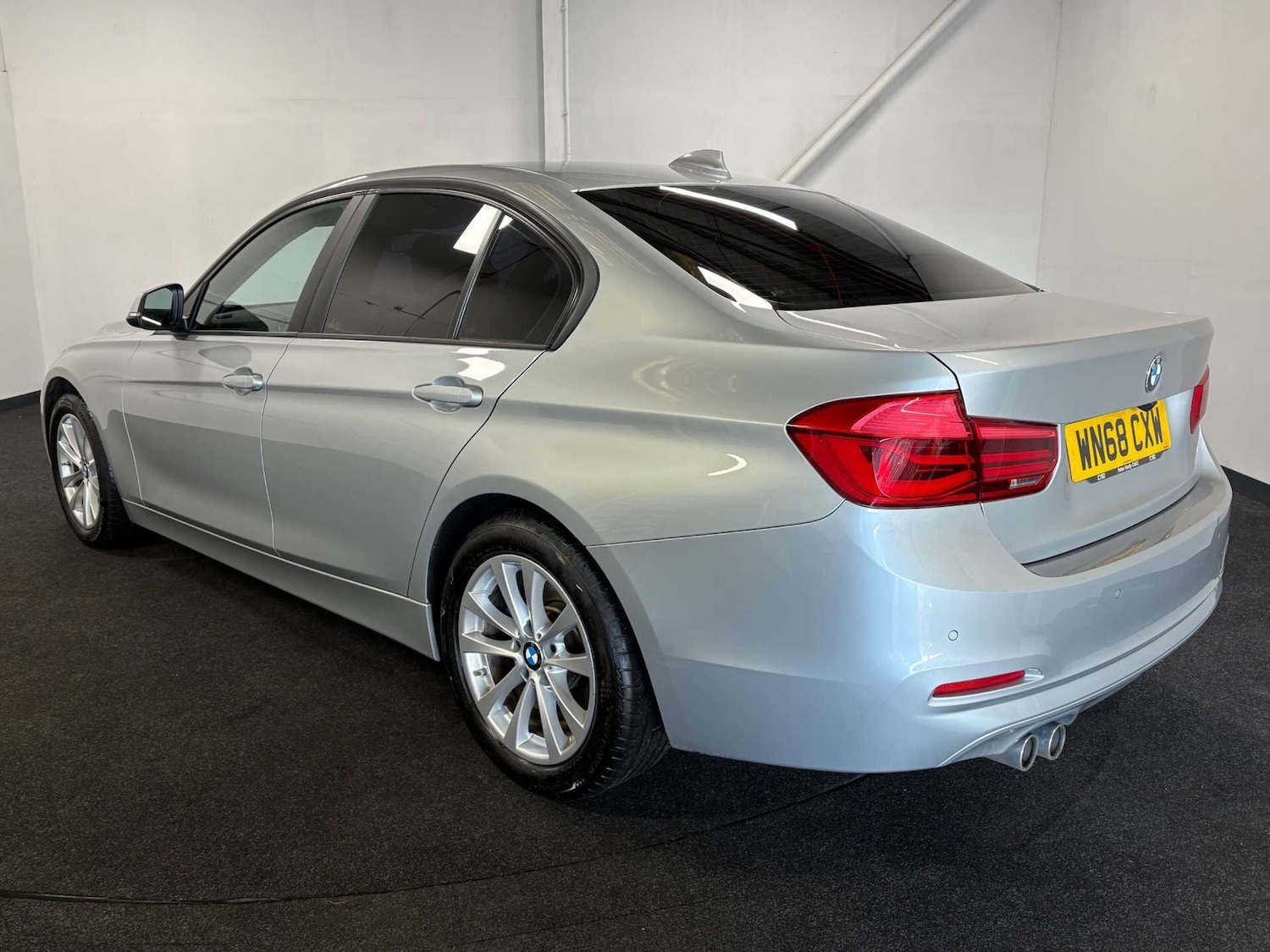 Used BMW 3 Series 2018 for sale - 76739411: Photo 3