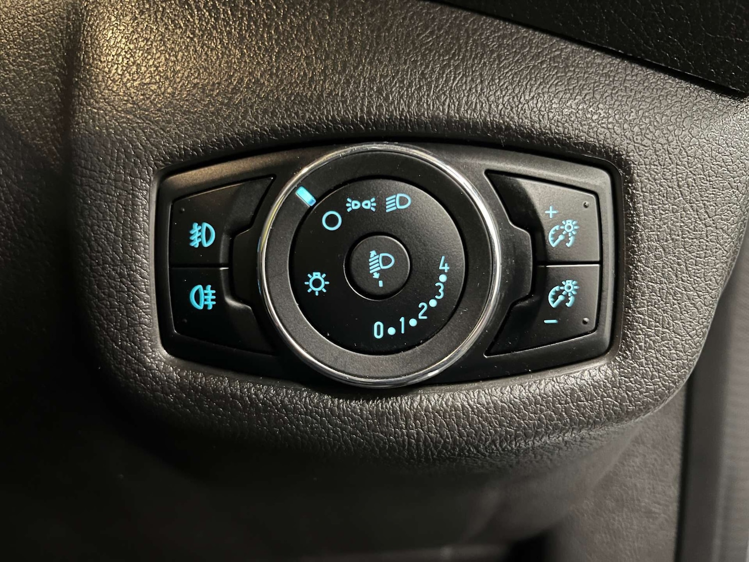 Used Ford Transit Connect 2018 for sale - 76535103: Photo 18