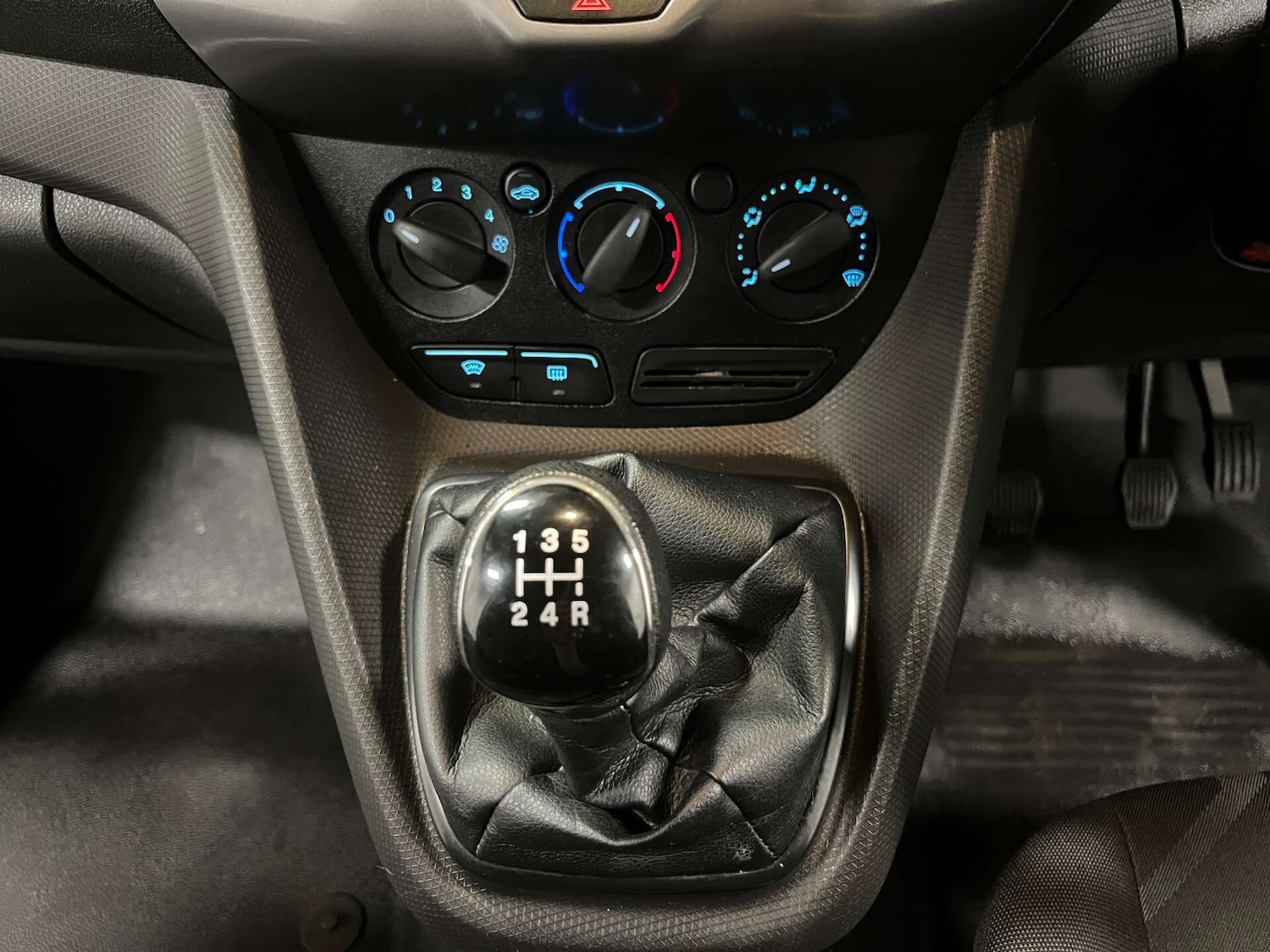 Used Ford Transit Connect 2018 for sale - 76535103: Photo 24