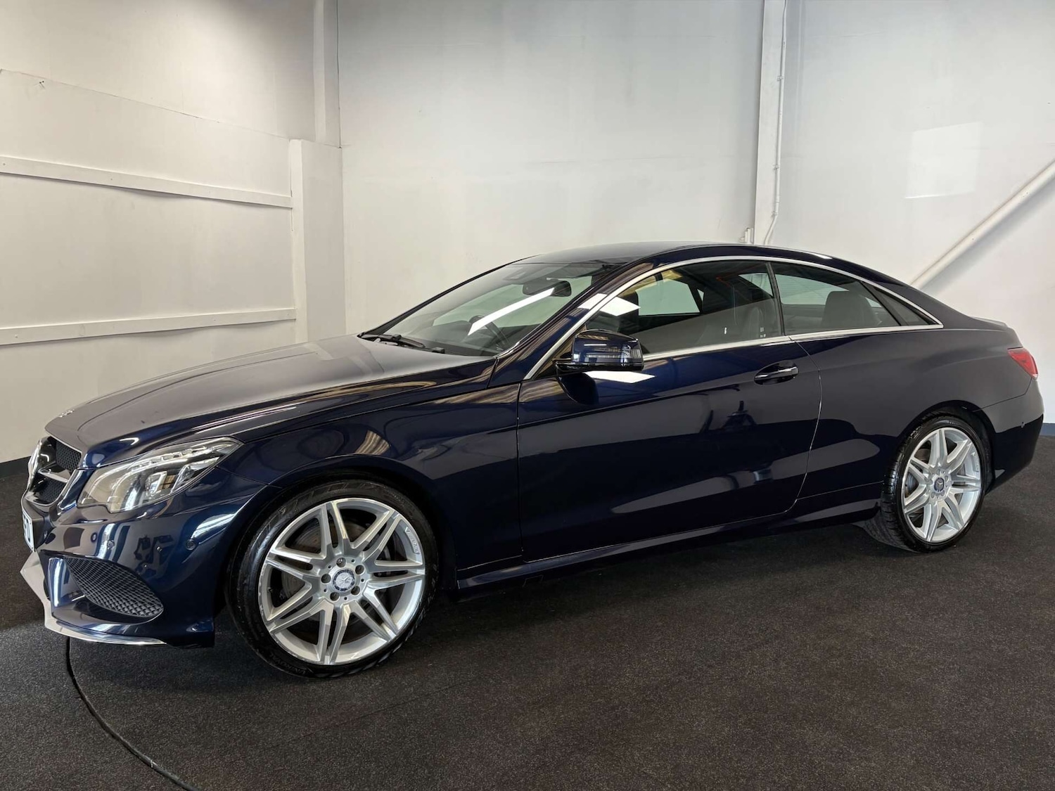 Used Mercedes-Benz E Class 2017 for sale - 77568500: Photo 2