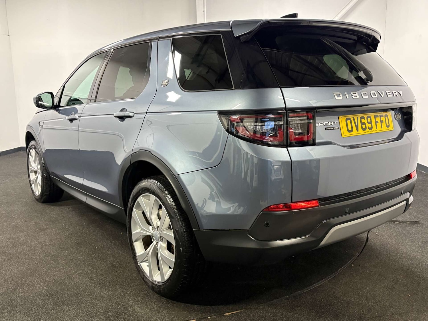 Used Land Rover Discovery Sport 2019 for sale - 76853923: Photo 3