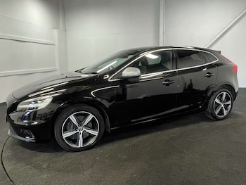 Used Volvo V40 2019 for sale - 78549556: Photo