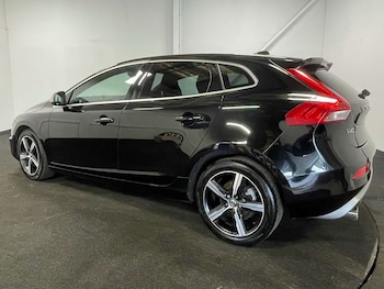 Used Volvo V40 2019 for sale - 78549556: Photo