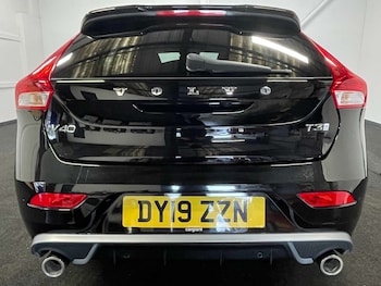 Used Volvo V40 2019 for sale - 78549556: Photo
