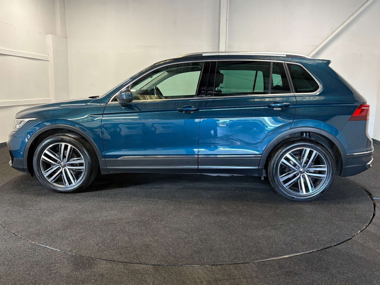 Used Volkswagen Tiguan 2022 for sale - 77502847: Photo 3