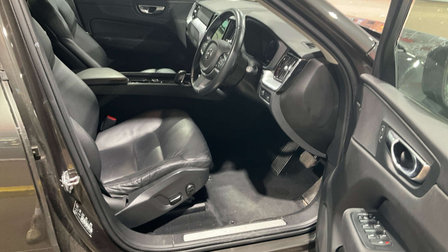 Used Volvo XC60 2021 for sale - 76412143: Photo 10