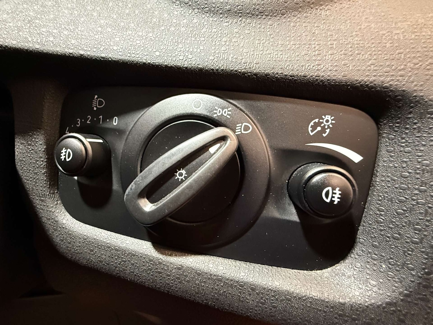 Used Ford Fiesta 2015 for sale - 77149596: Photo 14