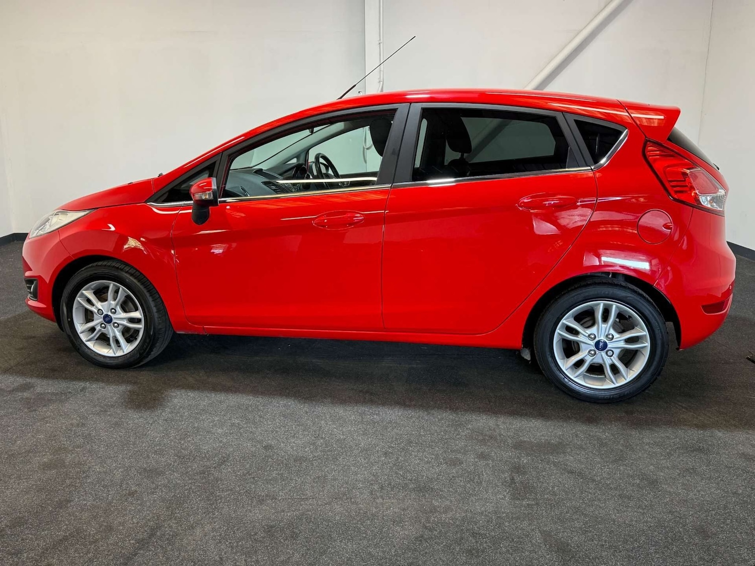 Used Ford Fiesta 2015 for sale - 77149596: Photo 2