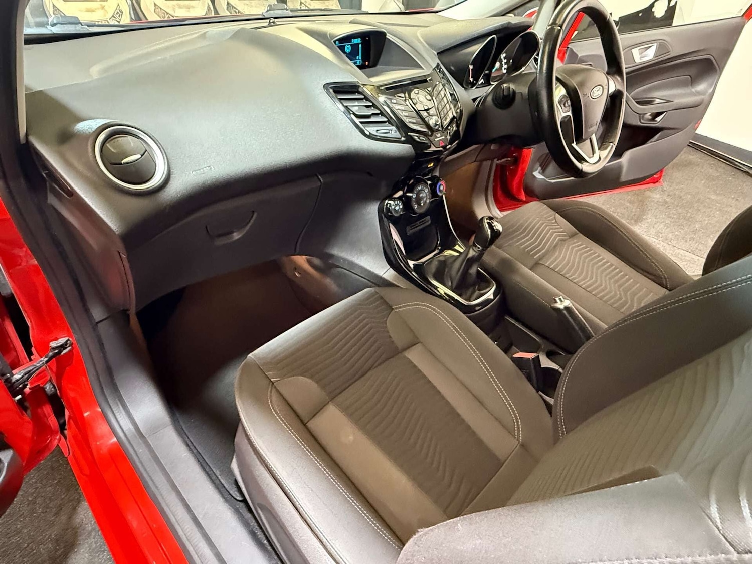 Used Ford Fiesta 2015 for sale - 77149596: Photo 42