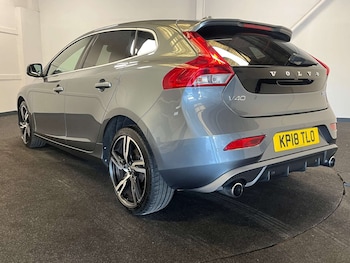 Used Volvo V40 2018 for sale - 79406574: Photo