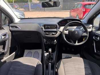 Used Peugeot 208 2013 for sale - 79583281: Photo