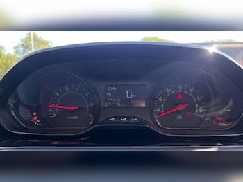 Used Peugeot 208 2013 for sale - 79583281: Photo