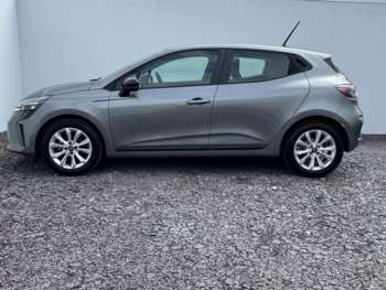 Used Renault Clio 2024 for sale - 74857818: Photo