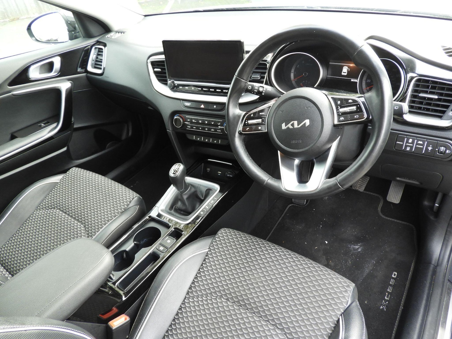 Used Kia XCeed 2023 for sale - 76432159: Photo 12