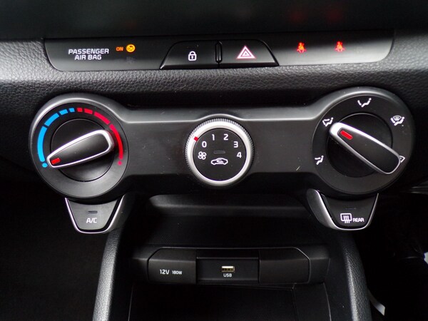 Used Kia Stonic 2021 for sale - 75741575: Photo 19