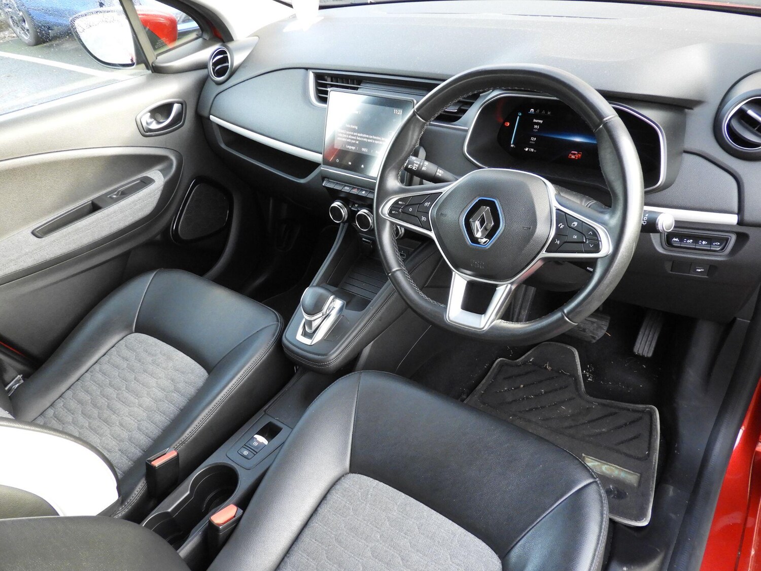 Used Renault Zoe 2021 for sale - 76913340: Photo 11