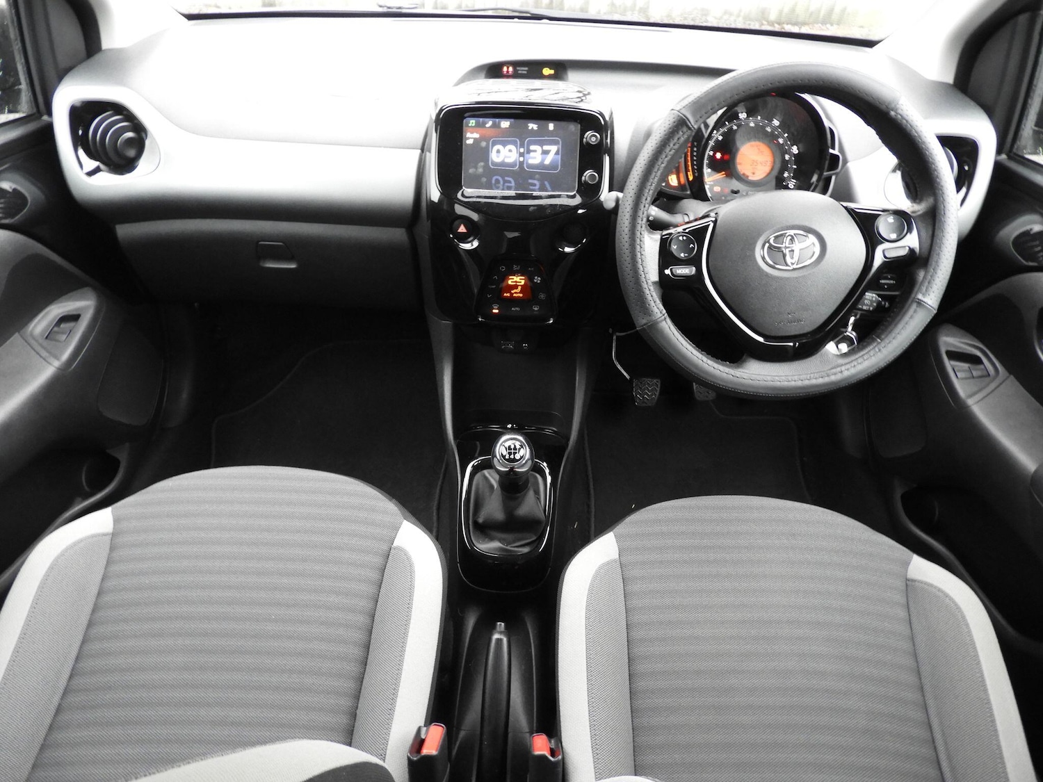 Used Toyota AYGO 2018 for sale - 77216061: Photo 15