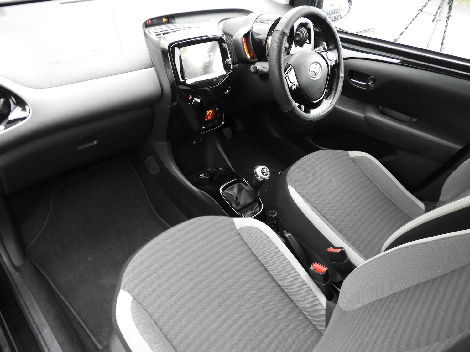 Used Toyota AYGO 2018 for sale - 77216061: Photo 17