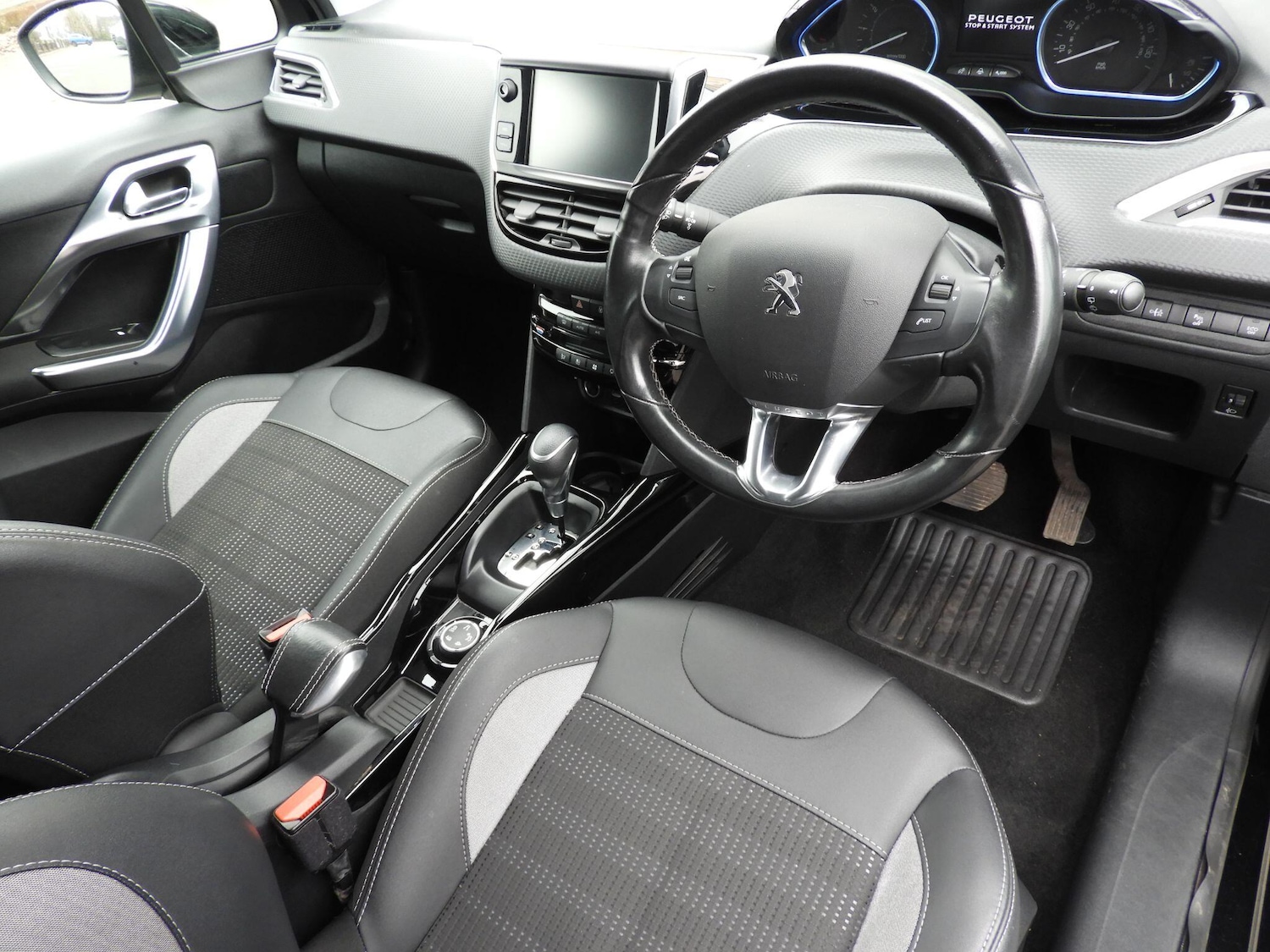 Used Peugeot 2008 2018 for sale - 77799130: Photo 11