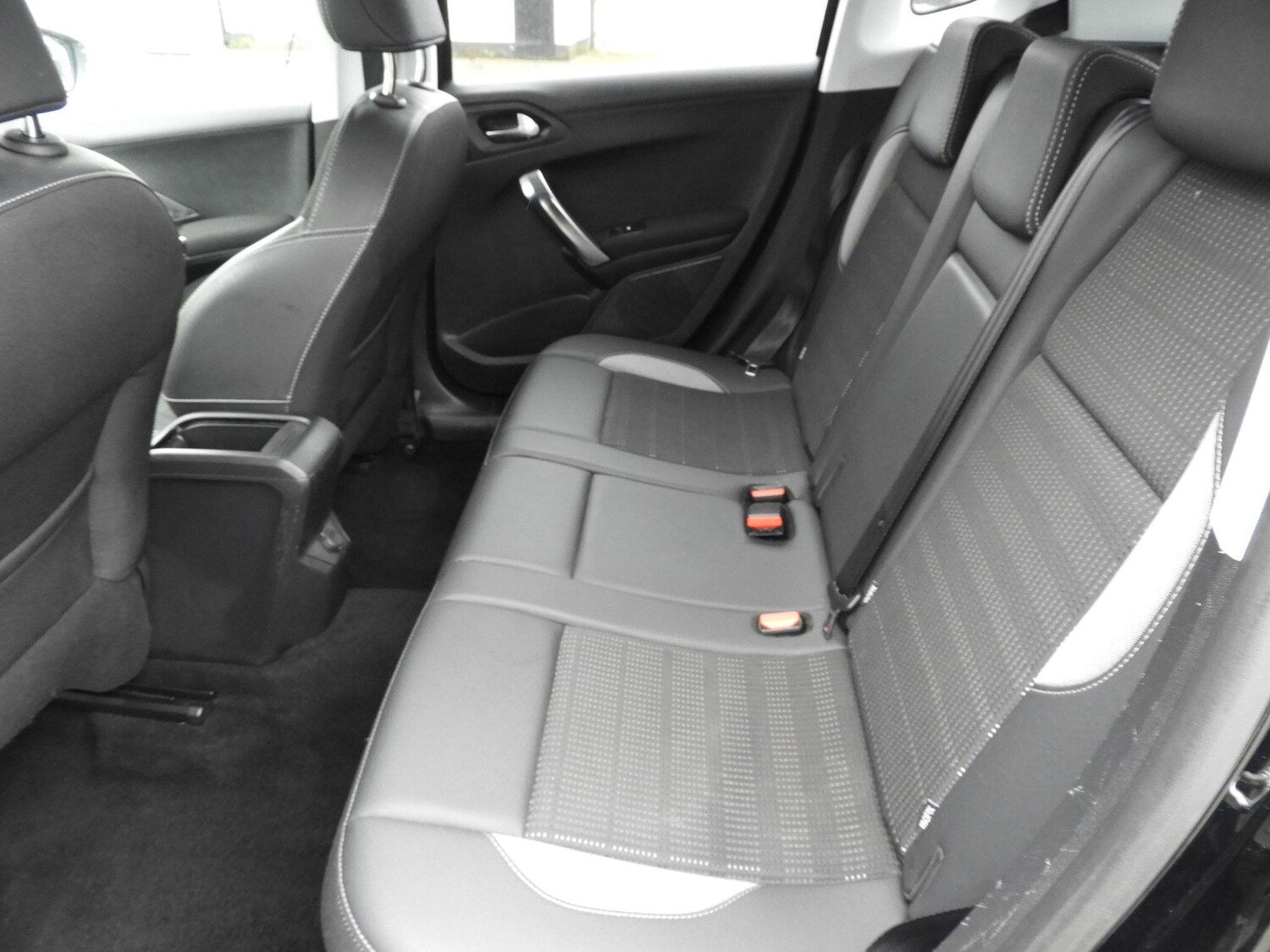 Used Peugeot 2008 2018 for sale - 77799130: Photo 15