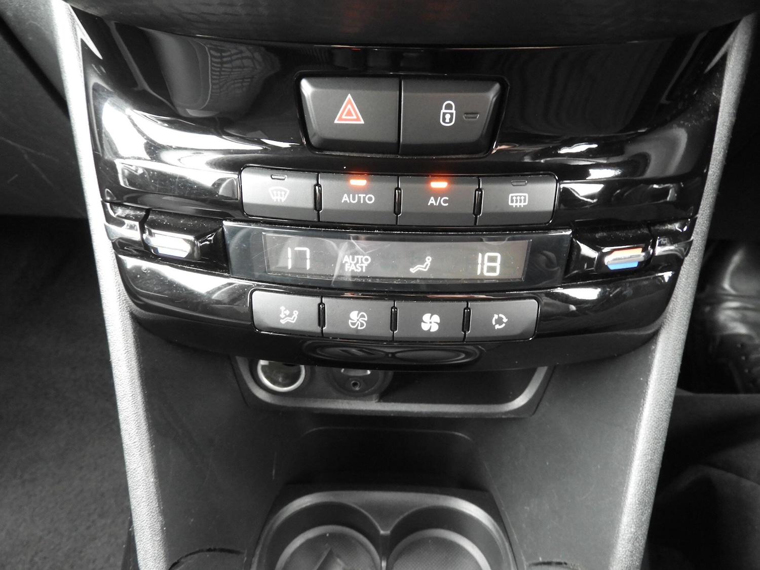 Used Peugeot 2008 2018 for sale - 77799130: Photo 16