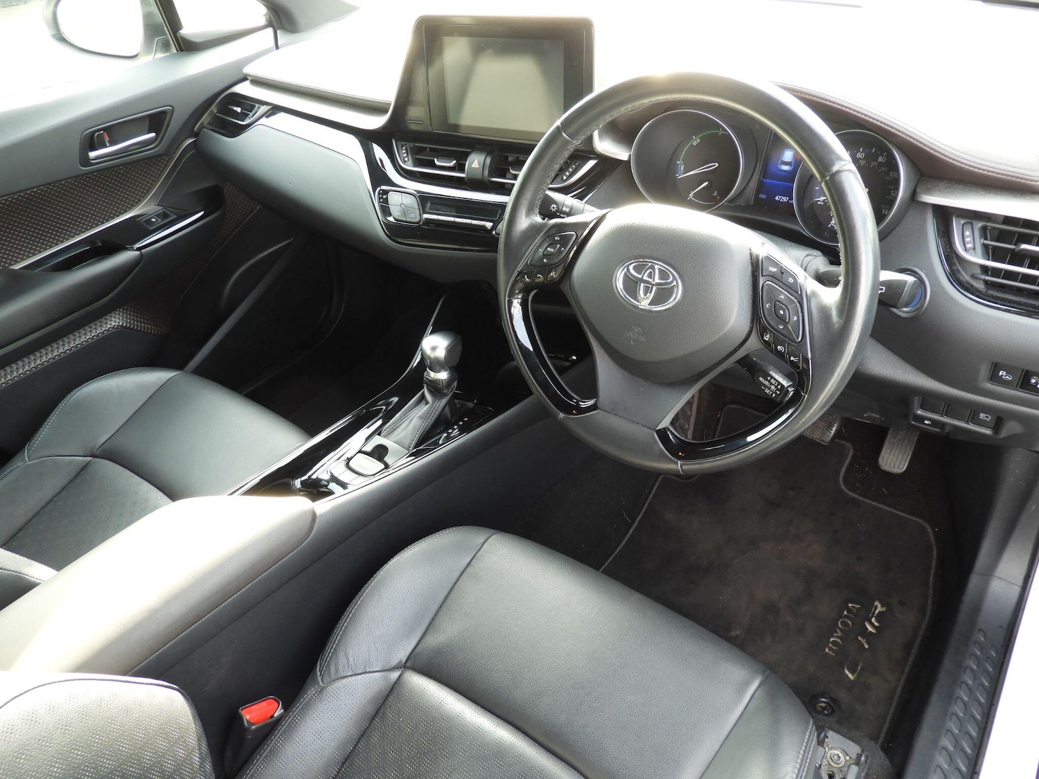 Used Toyota C-HR for sale - 77969971: Photo 12