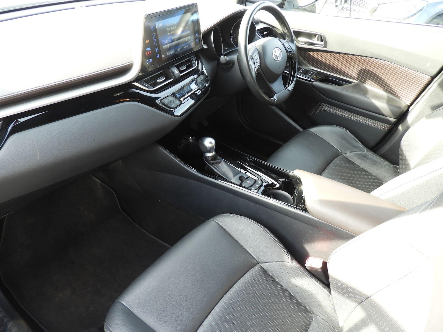 Used Toyota C-HR for sale - 77969971: Photo 14