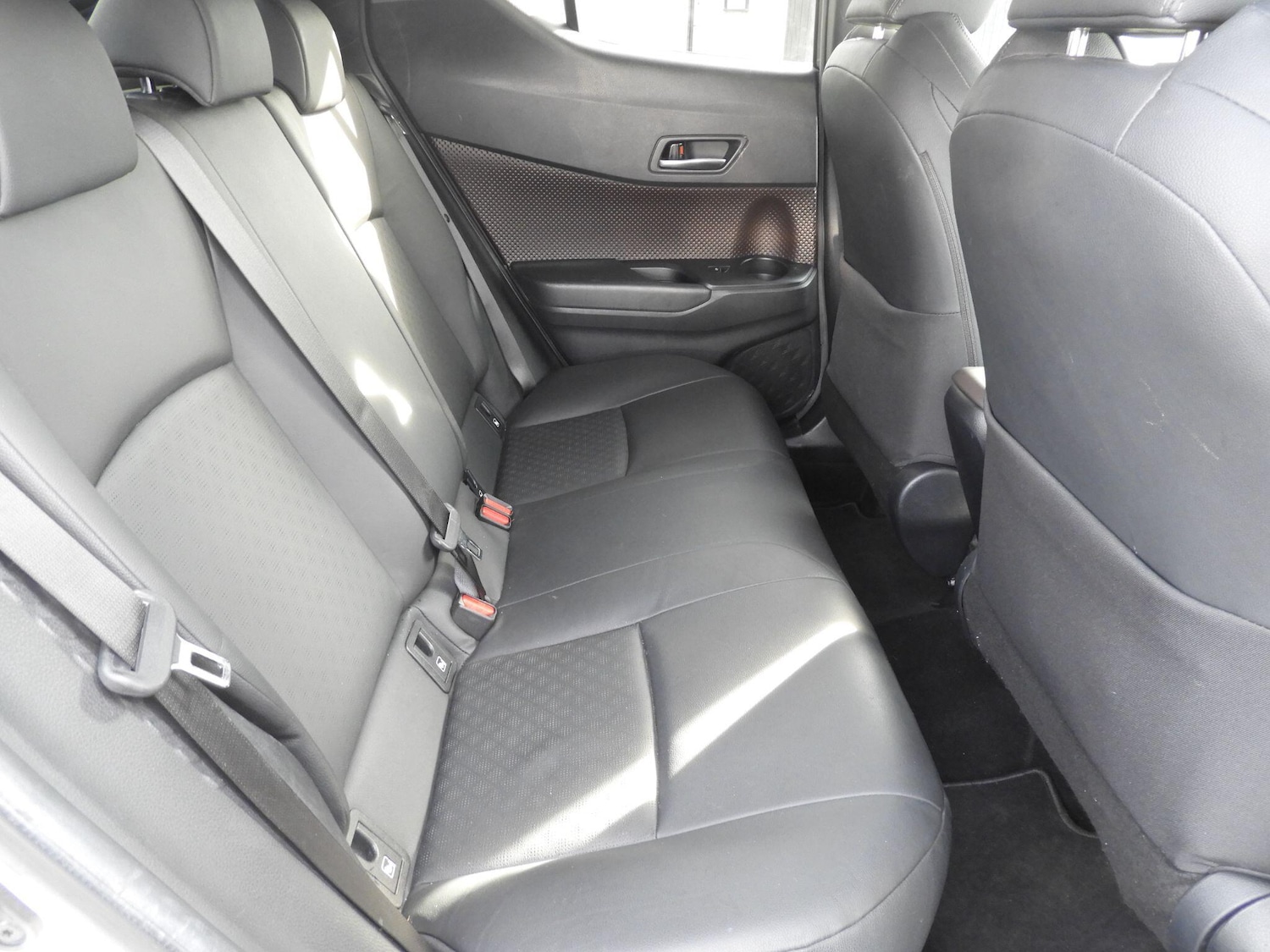 Used Toyota C-HR for sale - 77969971: Photo 15