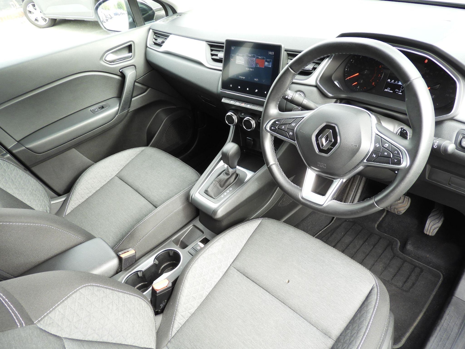 Used Renault Captur for sale - 76996959: Photo 12