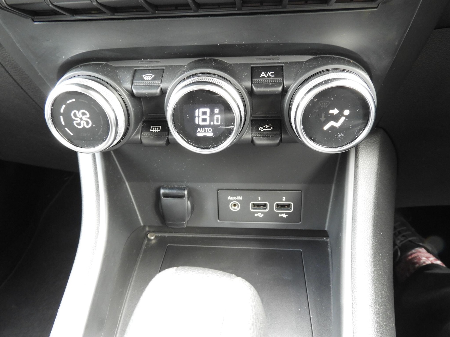 Used Renault Captur for sale - 76996959: Photo 17