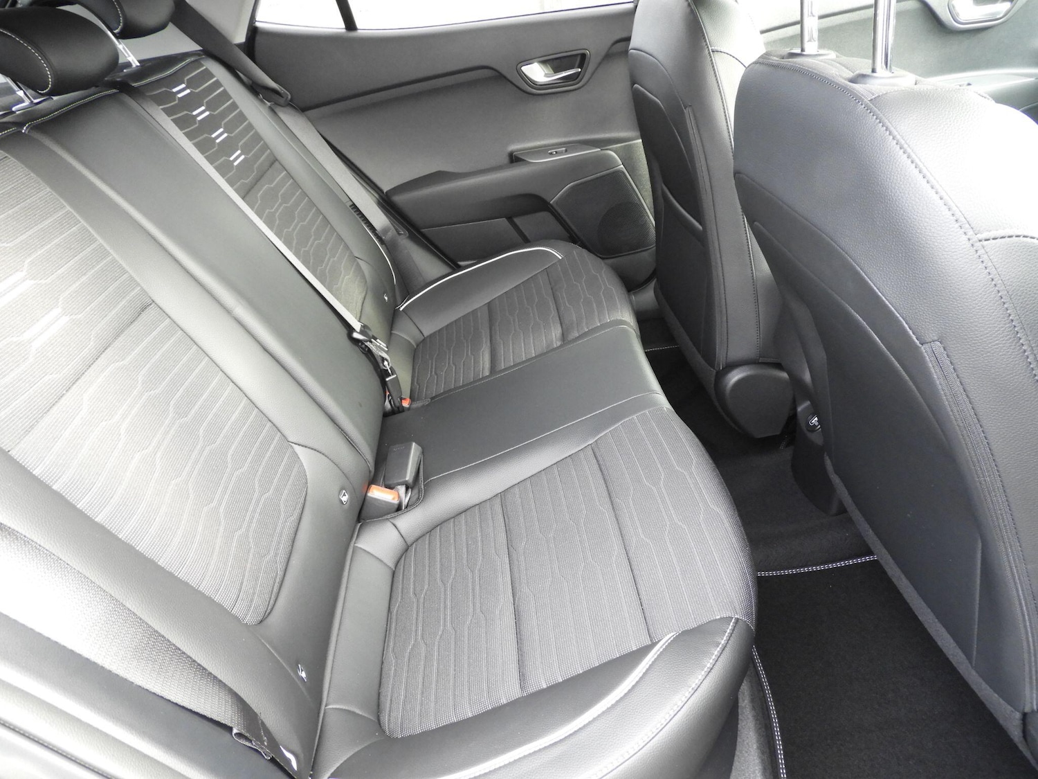 Used Kia Stonic 2025 for sale - 76326131: Photo 15