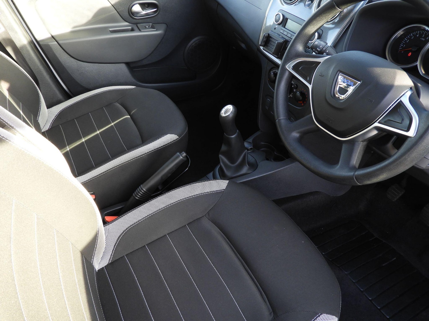 Used Dacia Sandero Stepway 2018 for sale - 76688776: Photo 11