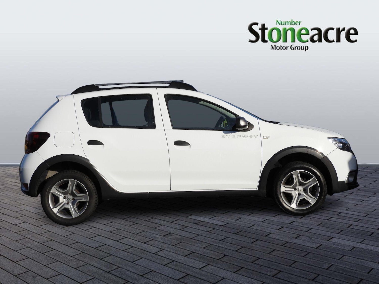 Used Dacia Sandero Stepway 2018 for sale - 76688776: Photo 2