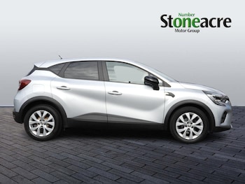 Used Renault Captur 2022 for sale - 76227591: Photo 2