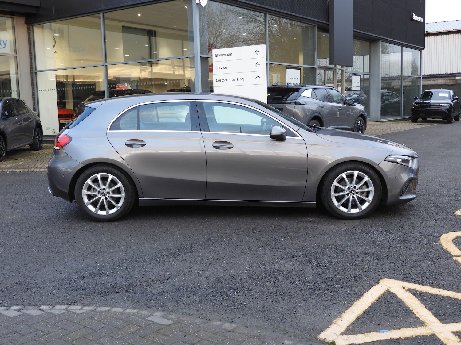 Used Mercedes-Benz A-Class 2019 for sale - 77439706: Photo 2