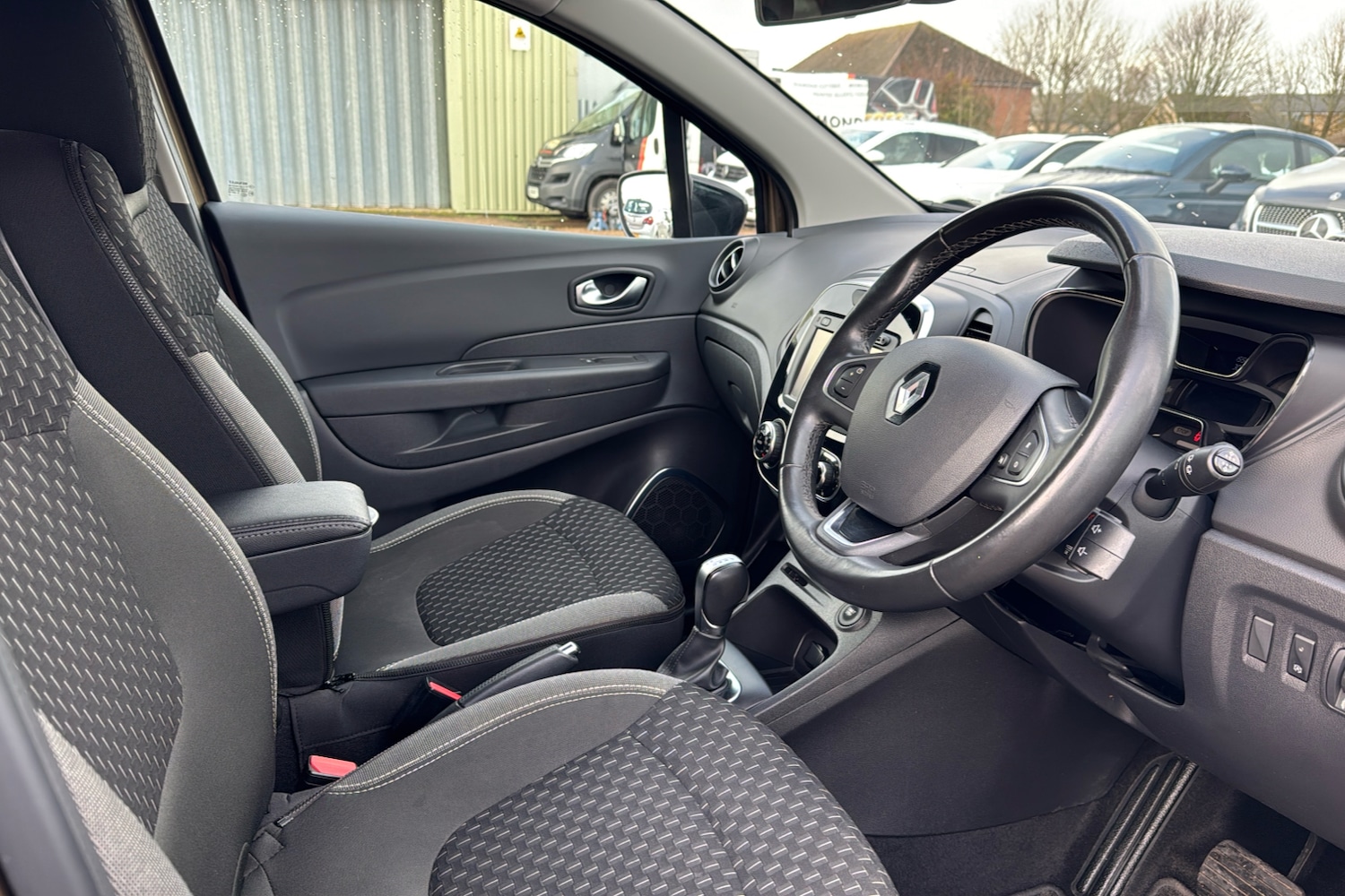 Used Renault Captur 2018 for sale - 77699099: Photo 10